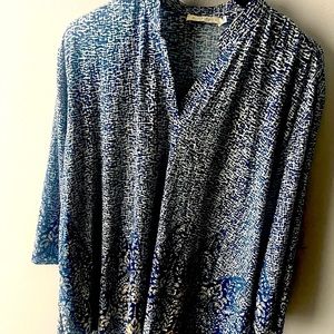 Plus size Navy blue and white top